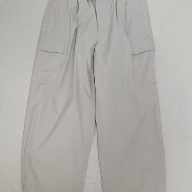 (새상품)스파오 슈퍼와이드 나일론 카고팬츠