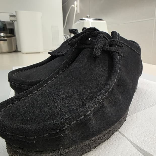 클락스 왈라비 블랙 스웨이드 265-270