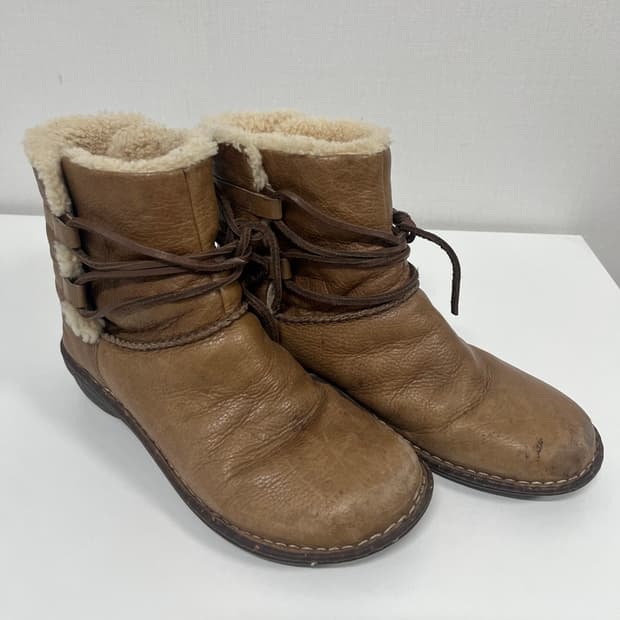 [250] 어그 ugg 레이스업 가죽 앵글 부츠