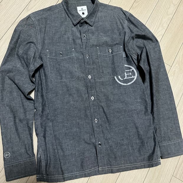 유니폼 익스페리먼트 x 칼하트 셔츠