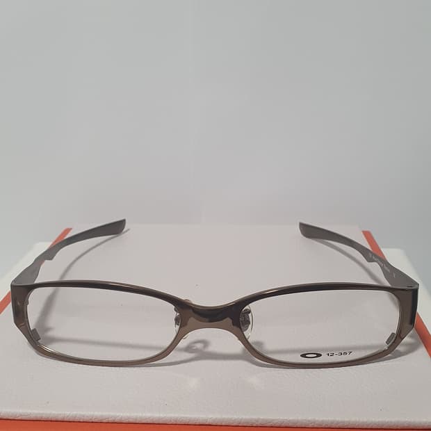 Oakley Dictate 2.0 Brown Chrome Titanium