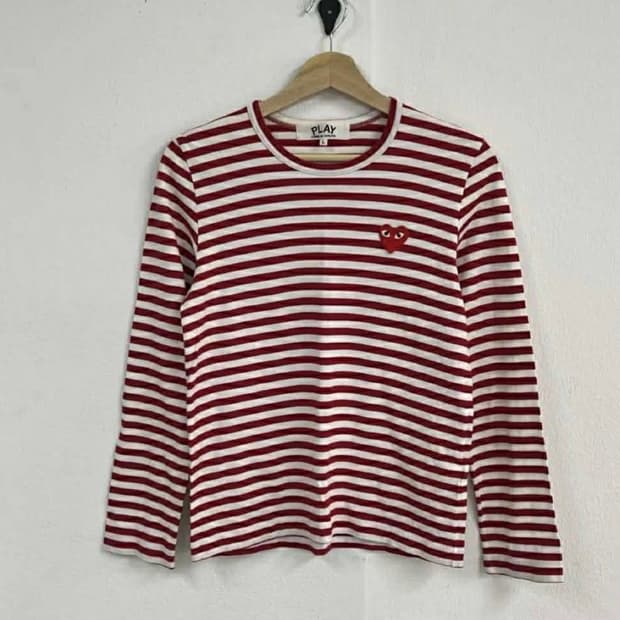 꼼데가르송 레드 하트 롱슬리브 맨투맨