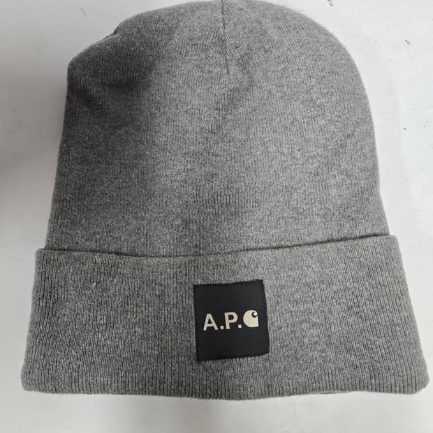 A.P.C. 칼하트 콜라보 비니 회색
