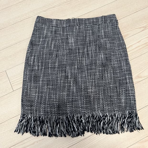 MIXXO 미쏘 트위드 태슬장식 스커트