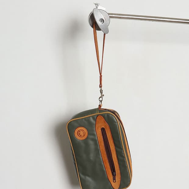 HUNTING WORLD Clutch Bag