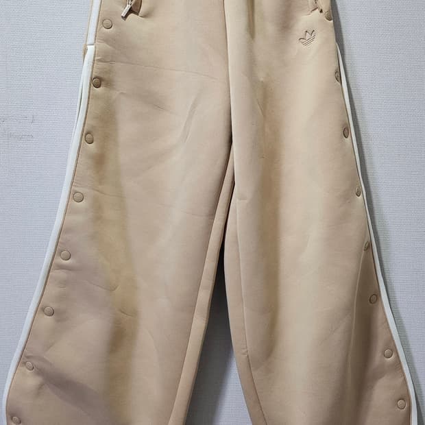 아디다스 희귀 사이드라인 버튼 베이지 여자 트레이닝바지 25~26인치