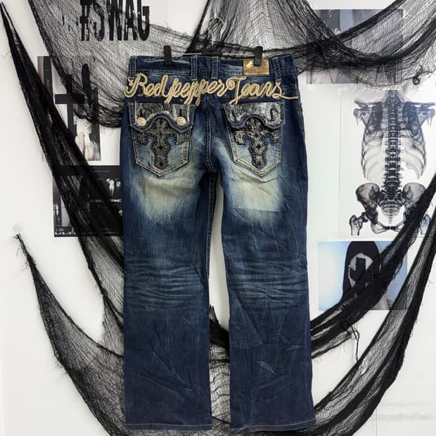 Red pepper cross patch detail jeans