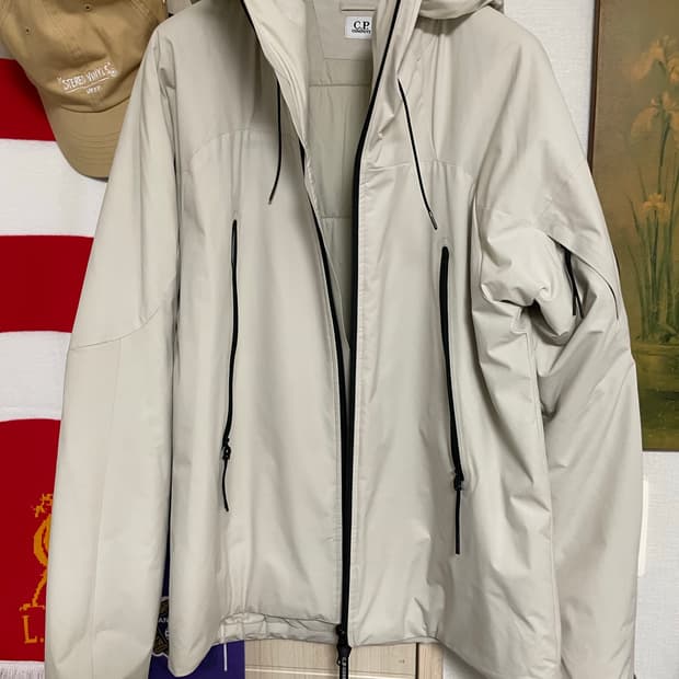 Cp컴퍼니 경량패딩