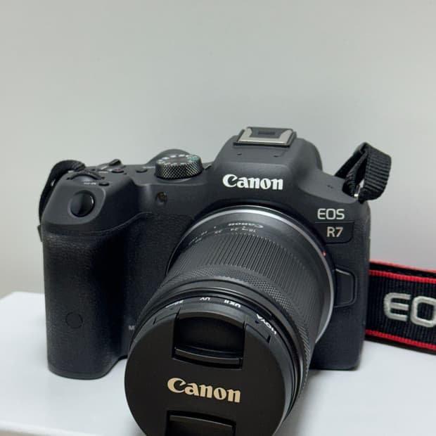 캐논 EOS R7 미러리스 카메라 (렌즈 포함 풀세트)