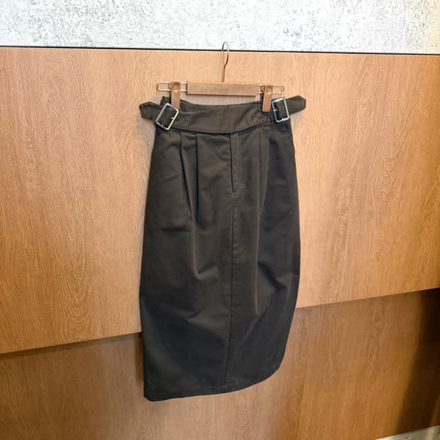 빈티지 롱 스커트 버클 벨크 스트랩 밴딩 디테일 브라운