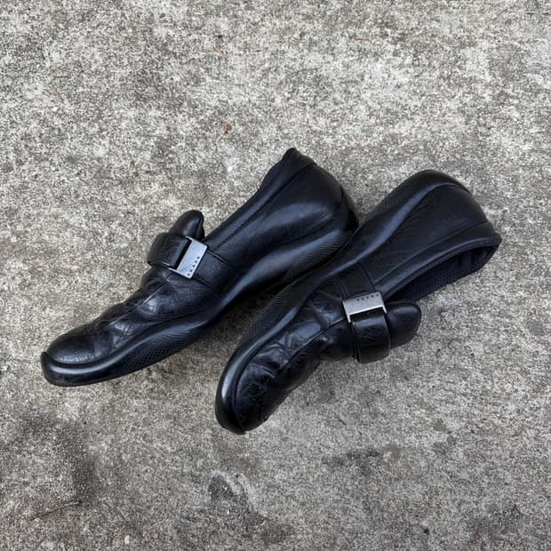 프라다 스포츠 버클 벨크로 스니커즈