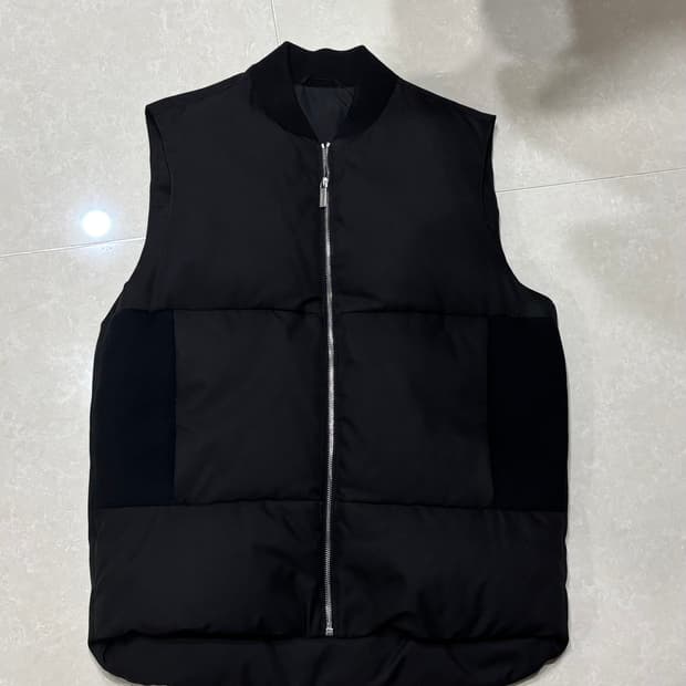 캘빈클라인 패딩조끼