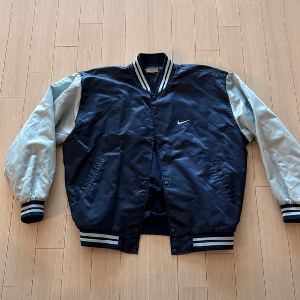 나이키 바시티자켓 팝니다