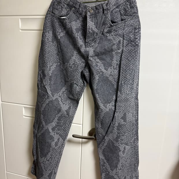 오도어 파이톤 팬츠