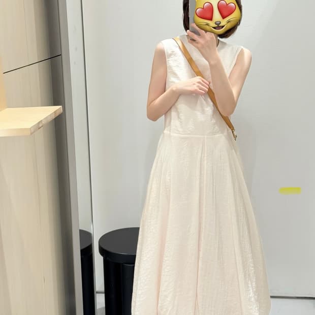 COS 슬리브리스 버블 헴 미디 드레스 32사이즈 새상품