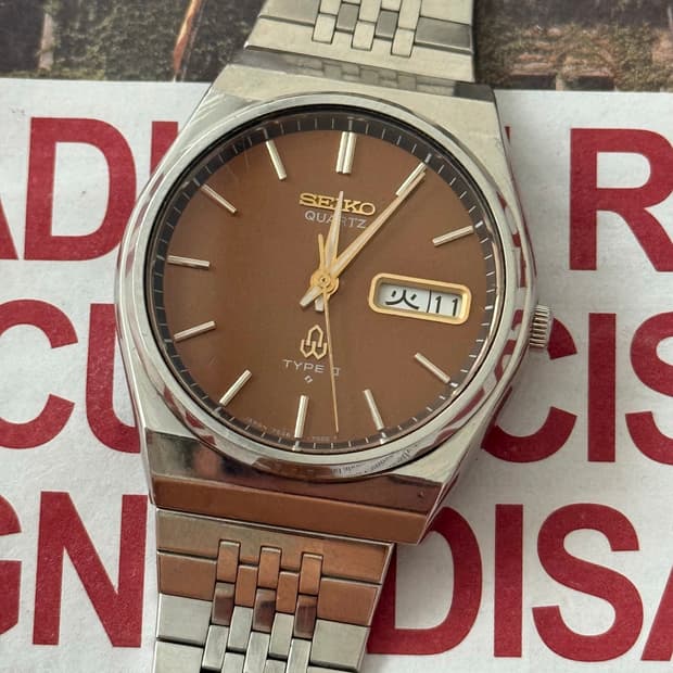 Seiko 세이코 쿼츠 스퀘어 Type II 브라운 Day-Date 19