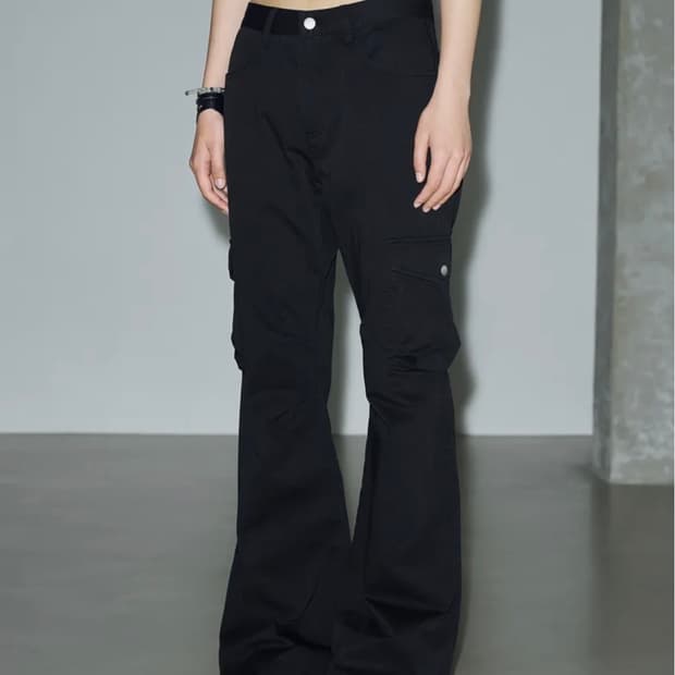 헬레네파리스 피그먼트 부츠컷 카고 팬츠 [블랙]