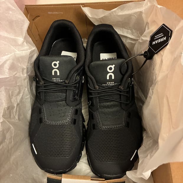 온러닝 클라우드5 새상품(235)