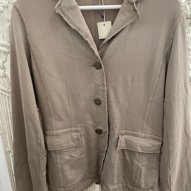 베이지 브라운 프릴 엣지 니티 자켓