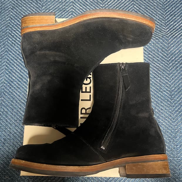 (40) 아워레가시 카미온 스웨이드 블랙