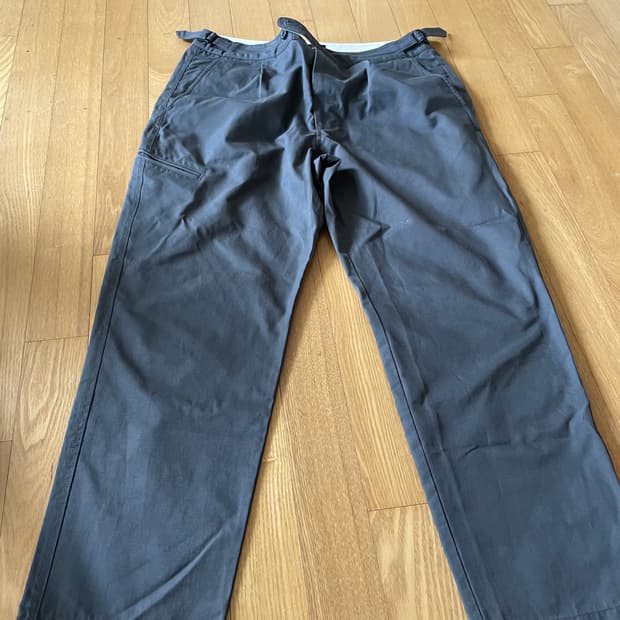 비헤비어 브라운팬츠