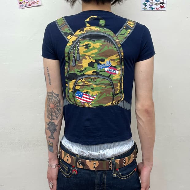 Camo Backpack Printed Navy T-shirt 