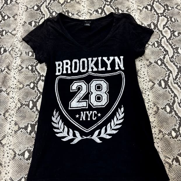 “Vintage” Y2K Brooklyn Print Tee