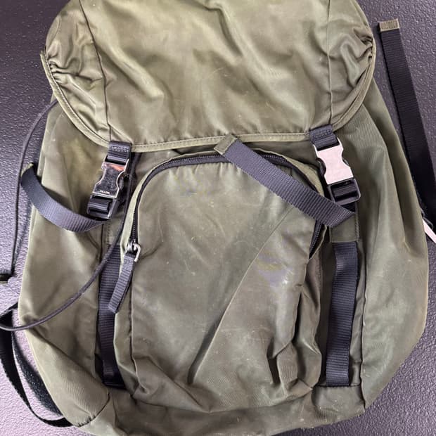 프라다 백팩 데이팩 나일론 미메티코카키