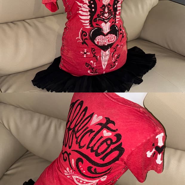 v-neck lettering & printing cubic top