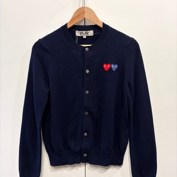 꼼데가르송 더블 하트 와펜 니트 가디건