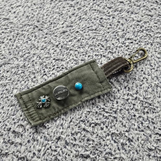 칼하트 버튼 핸드메이드 커스텀 카라비너 키링 ( OS ) / 10891