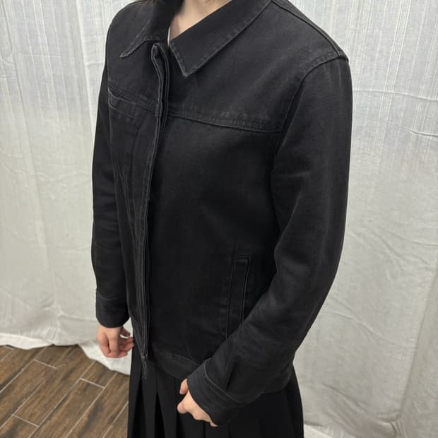 DKNY 트러커 흑청 포켓 데님 자켓