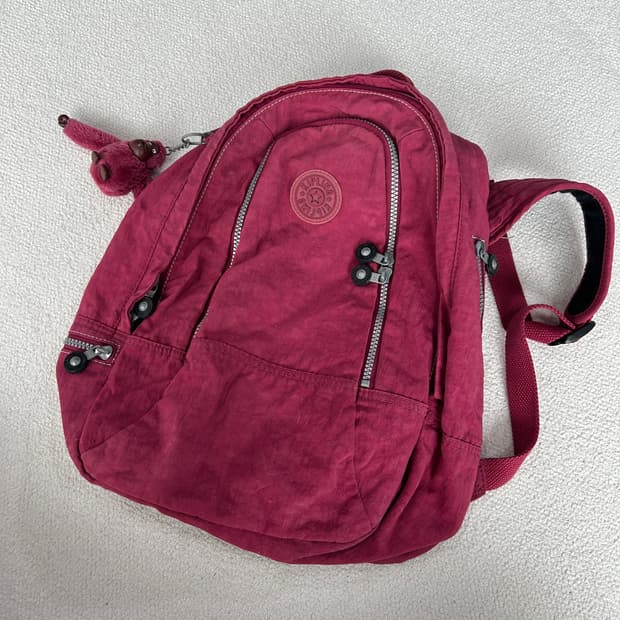 키플링 백팩 버건디 + 키링 인형