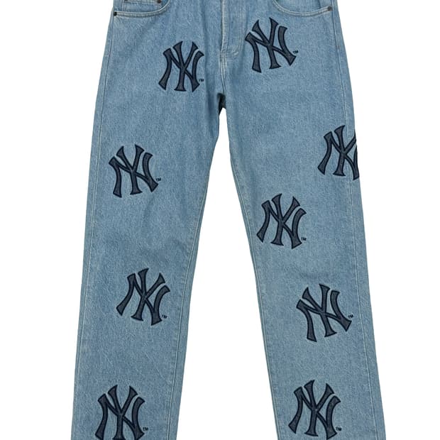 슈프림 x 뉴욕 양키스 레귤러 진 워시드 블루