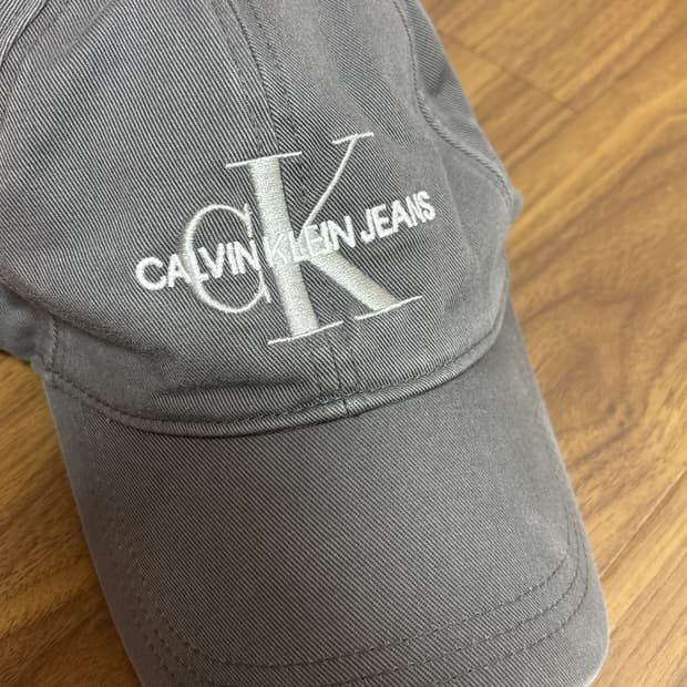 캘빈클라인 모자 그레이