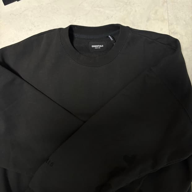 에센셜 리플렉티브 백로고 맨투맨 XL 