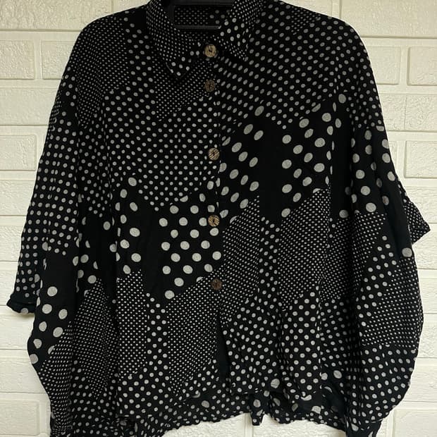 도트 패턴 블라우스