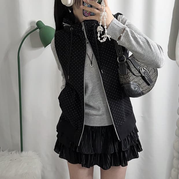 블랙 도트 패턴 투웨이 집업 후드 베스트