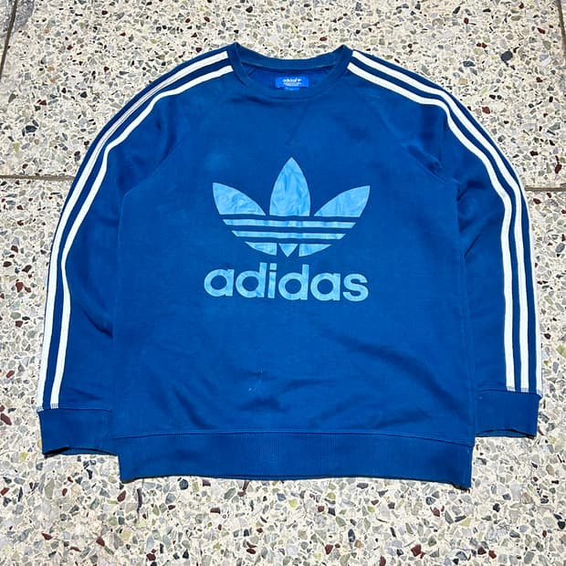 아디다스(ADIDAS) 파이어버드 로고 딥블루 맨투맨