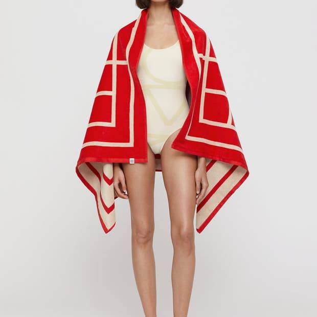 *판매중단예정* Toteme 토템 모노그램 자카드 비치타월 (단종)