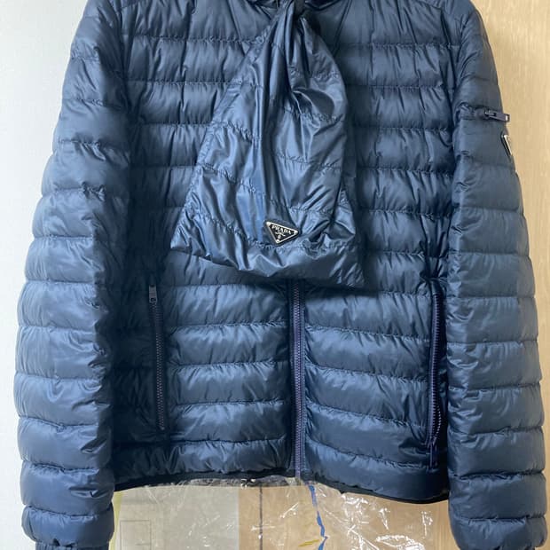 프라다 경량패딩 50사이즈 (100-105)