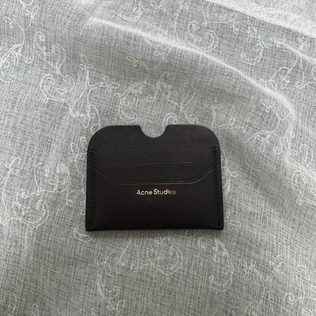아크네스튜디오 가죽 카드지갑