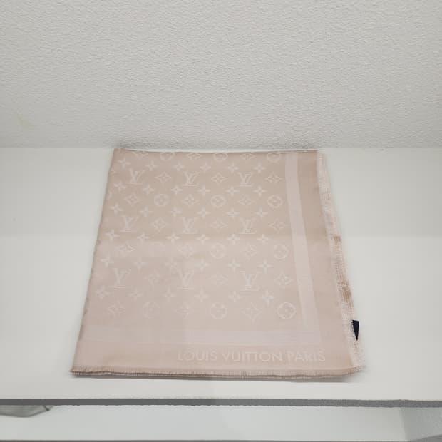 루이비통 M96978 모노그램 클래식 숄 라이트베이지