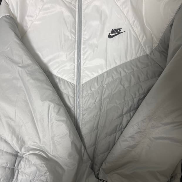 나이키 경량패딩