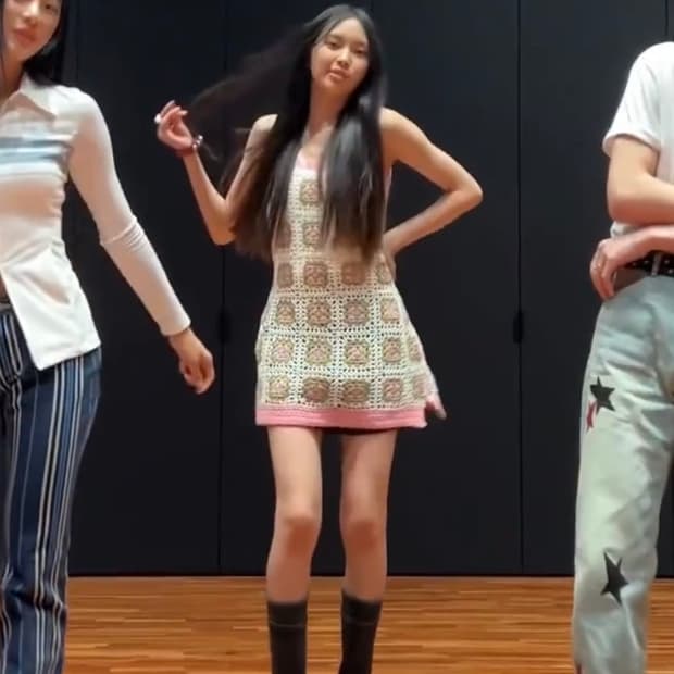 뉴진스 혜인 인스턴트펑크 크로셰 니트 미니 원피스