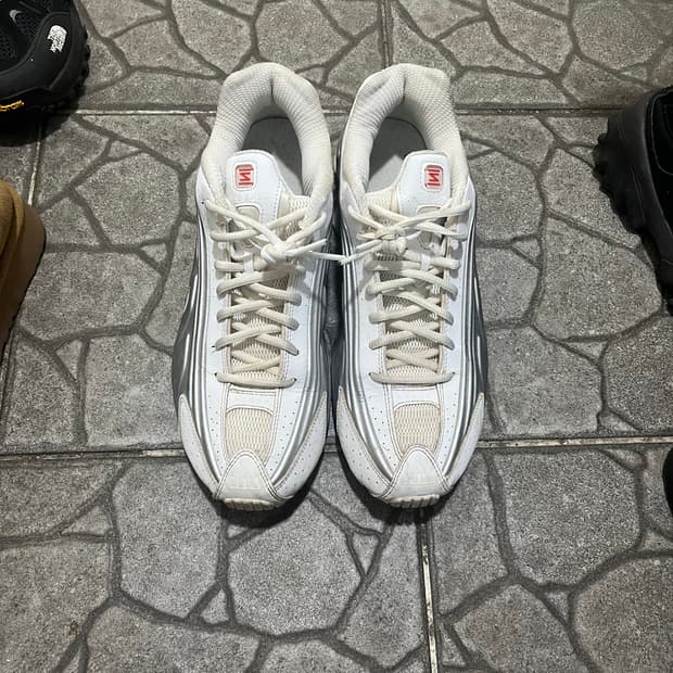 나이키 샥스 r4 285