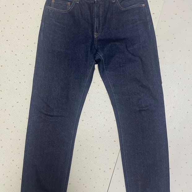 유니클로 레귤러핏 셀비지 데님 33사이즈