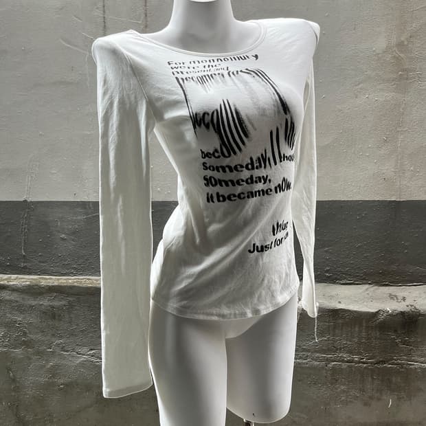 00‘s Lettering Dusty Graphic Long Sleeve