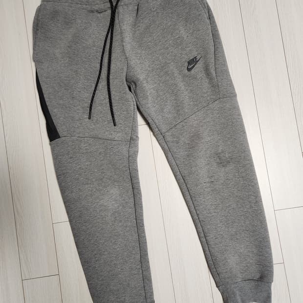 나이키 806697-091 테크 플리스 조거 사이즈L

여러 중고사이트에