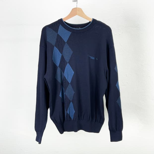 크리스찬 디올 스포츠 다크 네이비 로고 원 사이드 아가일 니트